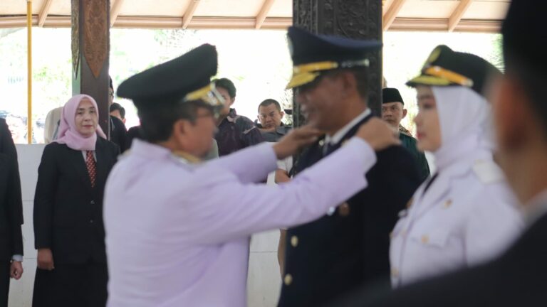 Bupati Imron Lantik Pejabat, Tekankan Integritas Dan Pelayanan