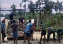 Satgas TMMD Reg Ke- 128 Kodim 0117/Aceh Tamiang Bersama Warga Kompak Bongkar Material Dari Truk