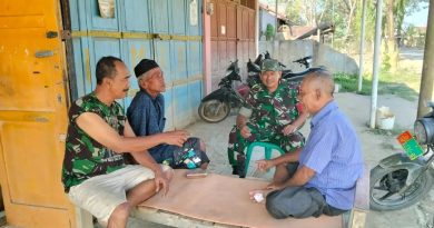 Melalui Komsos Babinsa Ajak Warga Jaga Kebersihan