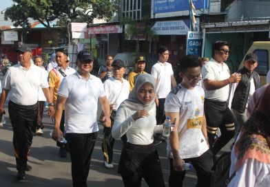 Kasdim 0620/Kabupaten Cirebon Hadiri Jalan Santai dalam Rangka Hari Jadi ke-544 Kabupaten Cirebon
