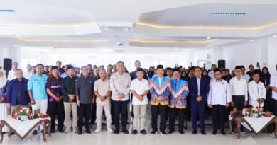 Bupati Dian dan juga Kepala dinas Pendidikan dan Kebudayaan (Kadisdikbud) Elon Carlan Menghadiri Acara Workshop Kepala Madrasah Guru Se- Kabupaten Kuningan.