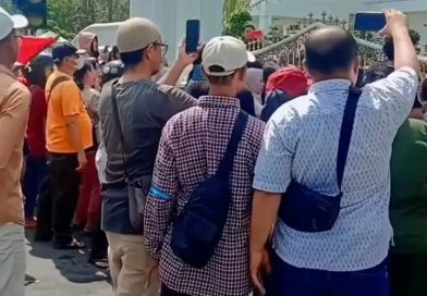 Gerbang Kantor Wali Kota Binjai Roboh Saat Aksi PKL dan Mahasiswa