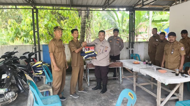 Polres Binjai Berikan Dukungan Di Pos Kamling Desa Tandem Hilir II