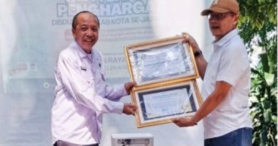 Dinas Pendudukan dan Pencatatan Sipil (Disdukcapil) Kuningan Gencar Memperluas Layani Warga Rentan, Raih 7 Penghargaan.