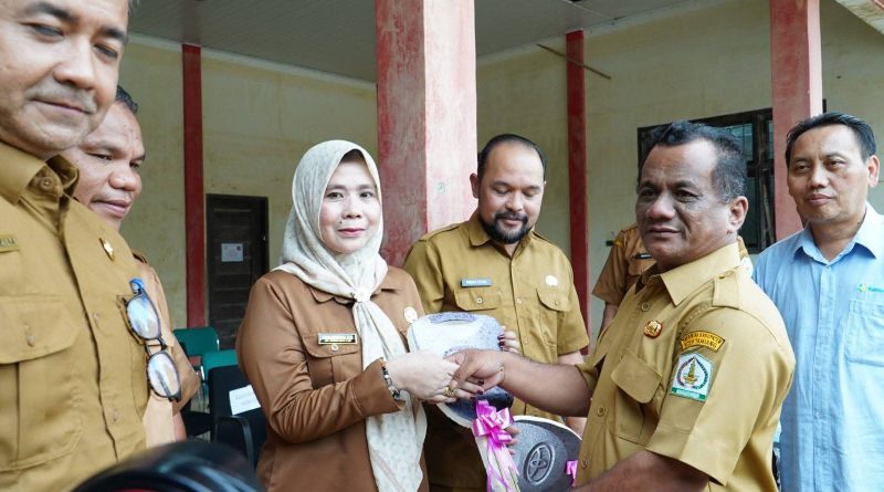 Wakil Bupati Ismail Terima 11 Unit Ambulance untuk Puskesmas Aceh Tamiang
