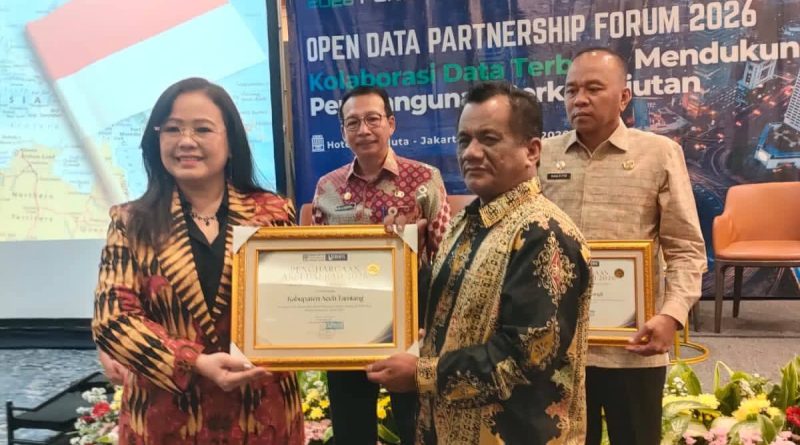 Wabup Aceh Tamiang Terima Penghargaan JDIH Terbaik Nasional 2026