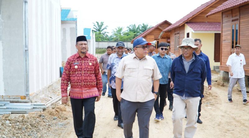 Bupati Aceh Tamiang Dampingi Wamen PKP Tinjau Hunian Tetap di Kampung Simpang Kanan