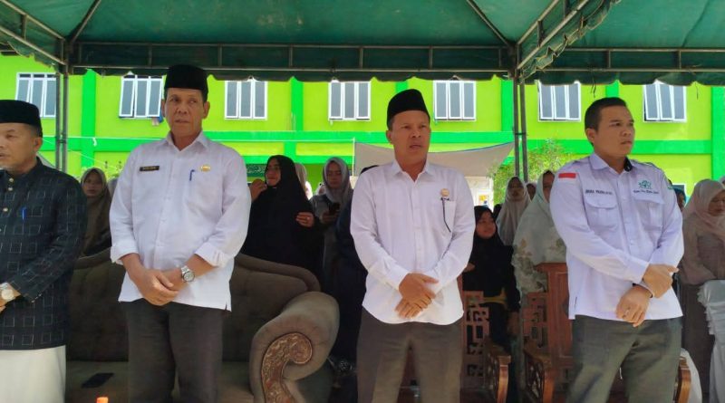Asisten Pemerintahan Hadiri Haflah Takhrij Ponpes Misbahur Rasyad Al-Aziziyah