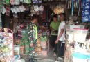 Dalam Upaya Menjaga Stabilitas Ekonomi di Wilayah Babinsa Koramil 04/Bendahara Pantau Harga Sembako Di Pasar Tradisional
