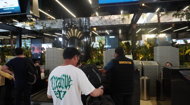 Imigrasi Bekasi Deportasi Bertahap 78 WNA Hasil Operasi Wirawaspada