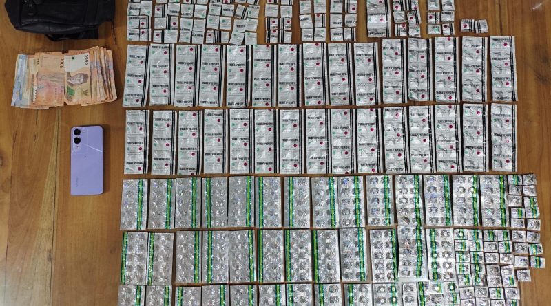 Polresta Cirebon ringkus pria Astanajapura dengan ratusan obat keras ilegal.