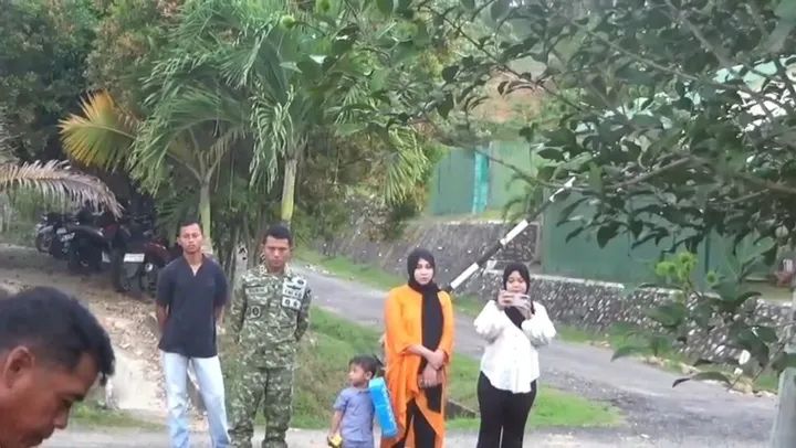 Dandim 0117/Aceh Tamiang Bersama Keluarga Saksikan Penyembelihan Hewan Kurban Idul Adha 1447 H