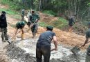 Semangat Satgas TMMD Aceh Tamiang Tak Kenal Lelah, Lakukan Pekerjaan Aduk Semen