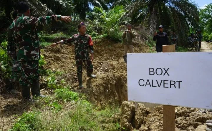 Tinjau Hasil Pemasangan Box Culvert Di Lokasi Pembangunan, Ini Kata Dan Satgas TMMD Aceh Tamiang