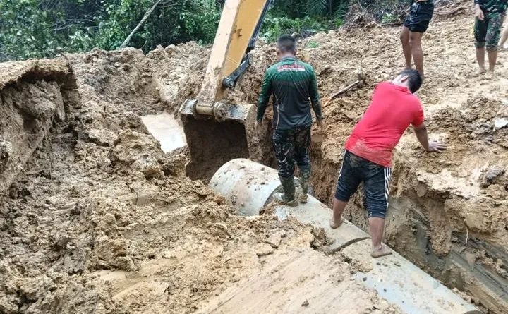 Jalan yang Dibangun Oleh Satgas TMMD, Menjadi Harapan Anak Desa Menuju Sekolah