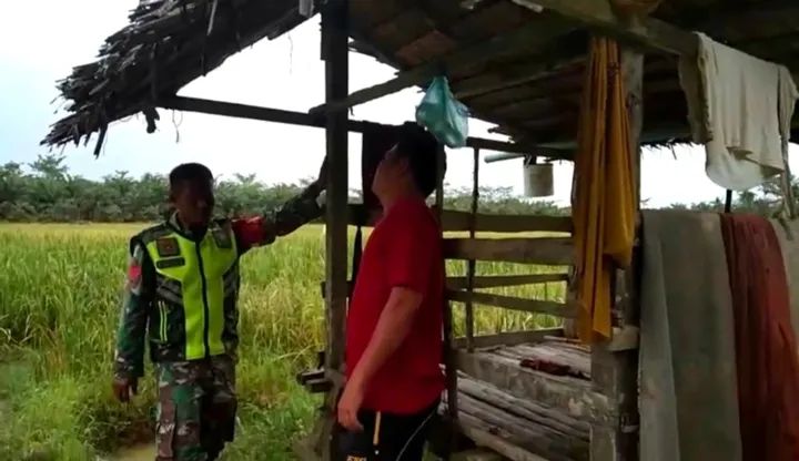 Kopka Jemy Handriatno Komsos Bersama Petani Bahas Upaya Peningkatan Hasil Pertanian