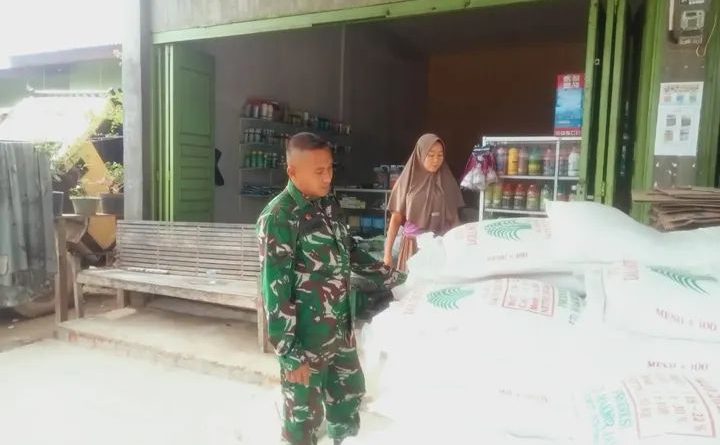 Sertu Iskandar Muda Komsos Laksanakan Pengecekan Stok Pupuk Antisipasi Kelangkaan