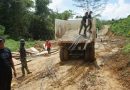 Satgas TMMD Turunkan Material Untuk Pembangunan Jembatan Plat Beton