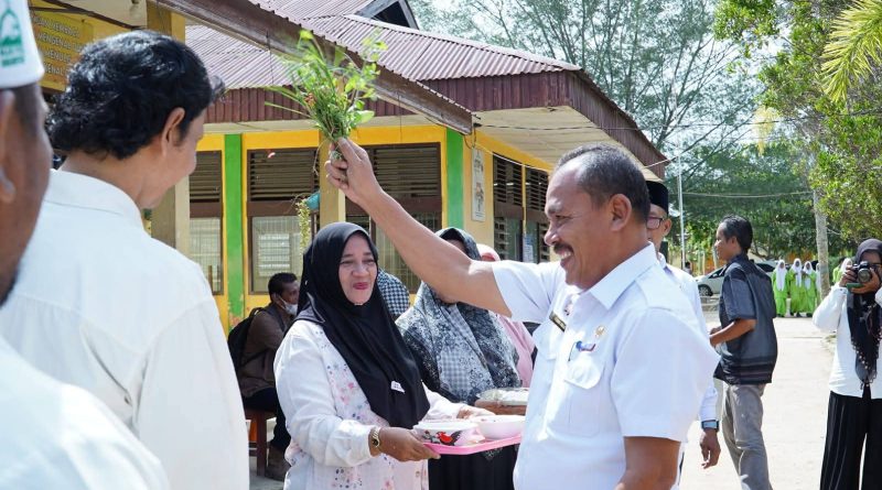 Plt. Sekda Syuibun Tepungtawari Revitalisasi Bangunan Sekolah di Manyak Payed