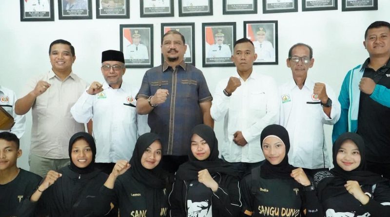Pada Hari Jum’at, 14 Atlet Pencak Silat Aceh Tamiang Dilepas Bupati