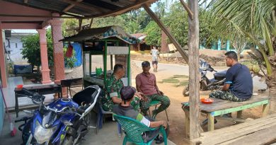Babinsa Komsos Dengan Tokoh Masyarakat Di Wilayah Binaan