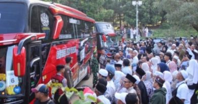 Sambut Hangat Kedatangan Jamaah Haji Kabupaten Kuningan,Kloter KJT-08 Tahun 1447H/2026 di Masjid At-Taufiq Kuningan Islamic Center.