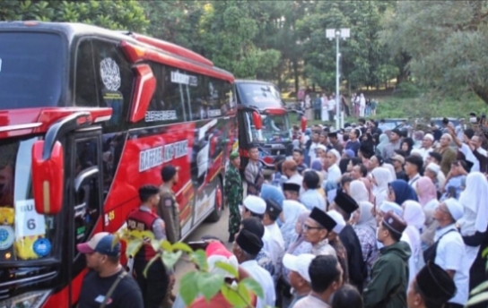Sambut Hangat Kedatangan Jamaah Haji Kabupaten Kuningan,Kloter KJT-08 Tahun 1447H/2026 di Masjid At-Taufiq Kuningan Islamic Center.