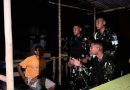 Menembus Malam Demi Masyarakat Supiori! Patroli Keamanan Yonif TP 859/RBK Beri Rasa Aman dan Nyaman Saat Istirahat Malam