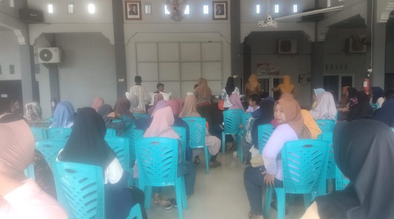 Ratusan keluarga penerima manfaat ( kpm )di desa dander pada bulan Juni hingga bulan September 2026 menerima bantuan sosial ( bansos ) berupa beras sebanyak 20 kg dan minyak 4 liter tiap dapat bantuan