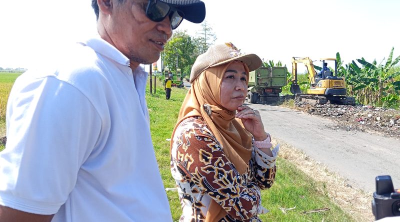 Desakan AMKP Berbuah Hasil, DLH Sapu Bersih Sampah Liar di Once –Tambelang