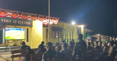 Dari Lapangan Dunia Hingga Tanah Papua, Semangat Kebersamaan Satukan Prajurit Yonif TP 859/RBK dan Masyarakat Supiori