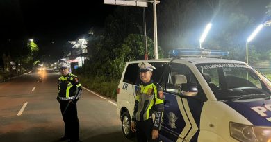 Kasatlantas Polres Pagar Alam AKP Windya Feilena Bersama Personil Intensifkan Titik Rawan Dan Tetap Kondusif