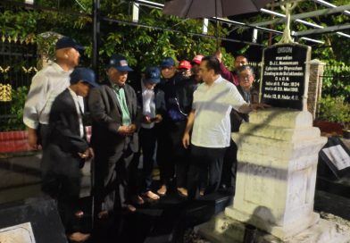 Ketum Yayasan UHN, Effendi Simbolon Ziarah ke Makam Rasul Bangso Batak di Sigumpar