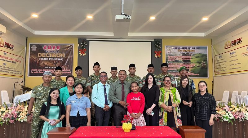 Di Tengah Perbedaan, Ada Prajurit Yonif TP 859/RBK Berbagi Kebahagiaan yang Menyatukan Masyarakat Kab. Supiori