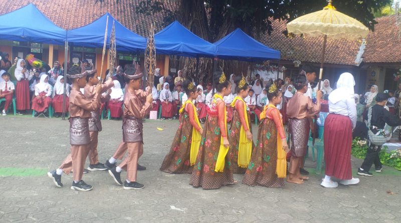 Perpisahan & Kenaikan kls SDN 1 Sukaresik Berlangsung Hidmat dan meriah
