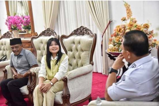 Dukungan Penuh untuk Rofia, ikut Ajang Pencarian Bakat Menyanyi Wakil Kuningan di D’Academy 8.