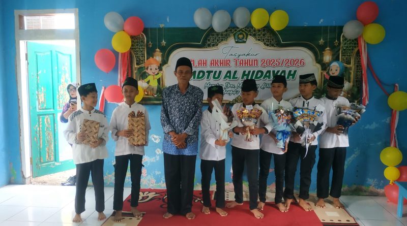 Gelar Acara Haflah MDTU Al, hidayah Tashakur dan Kenaikan Kelas Akhir tahun Ajaran 2025/2026