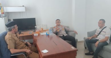 Orang Tua Tenang! Kapolsek Pinang & TNI Kawal Ketat PPDB di SMPN 34 Cipete