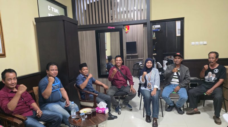 Klarifikasi dugaan tindak pidana pemerasan di Brebes Jawa Tengah yang menyeret sejumlah wartawan,kuasa hukum Adv.Tri Retno Anindita, SH,S.Pd,CMe,patut diacungi jempol.