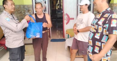 HUT Bhayangkara ke-80, Polsek Depok Salurkan Sembako Jalin Silaturahmi dengan Purnawirawan Polri
