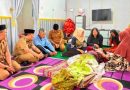 Keluarga Korban Kecelakaan Gronggong, Mendapatkan Santunan dan Beasiswa dari Bupati Kuningan.