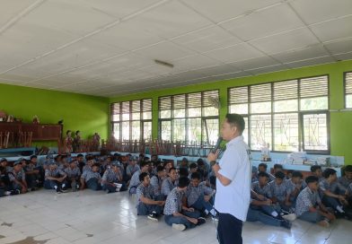 Polres Luwu Tanamkan Kesadaran Antinarkoba Sejak Dini kepada Peserta MPLS SMA Negeri 3 Luwu
