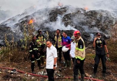 Terjadi Kebakaran di Tempat Pembuangan Sampah Akhir (TPSA) Ciniru Kecamatan Jalaksana.