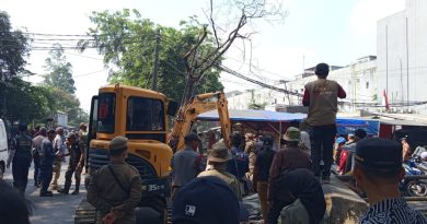 Bangli Jalan Irigasi Medan Satria Dibongkar, Warga: Jangan Sampai Berdiri Lagi!   