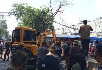Bangli Jalan Irigasi Medan Satria Dibongkar, Warga: Jangan Sampai Berdiri Lagi!   