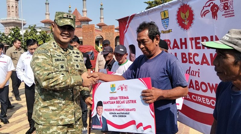 200 Becak Listrik Diserahkan kepada Warga Cirebon,Dandim 0614/Kota Cirebon Hadiri Penyaluran Bantuan dari Presiden RI
