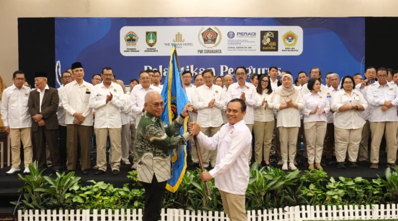 PWI Surakarta Resmi Dipimpin Sri Hartanto, Akhmad Munir Tekankan Tantangan Pers di Era Digital