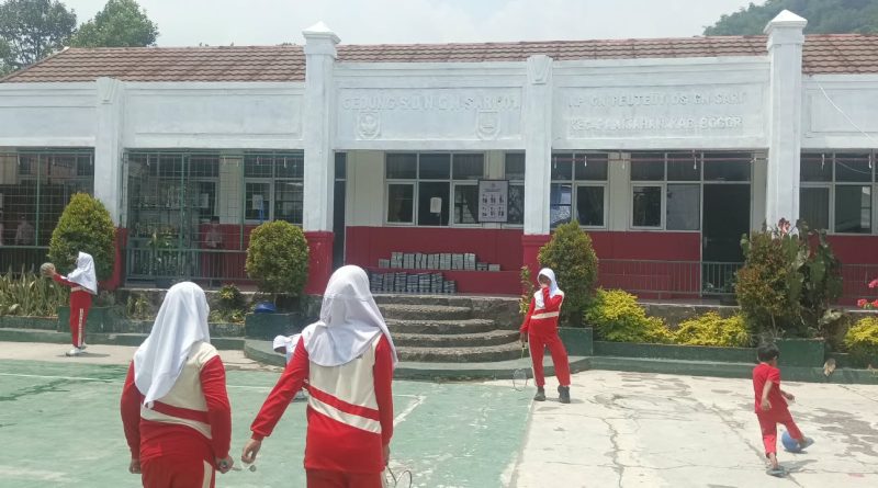 Bendahara Diduga Beri Informasi Tak Sinkron, Dalih Penjualan Seragam Lewat Koperasi Dipertanyakan