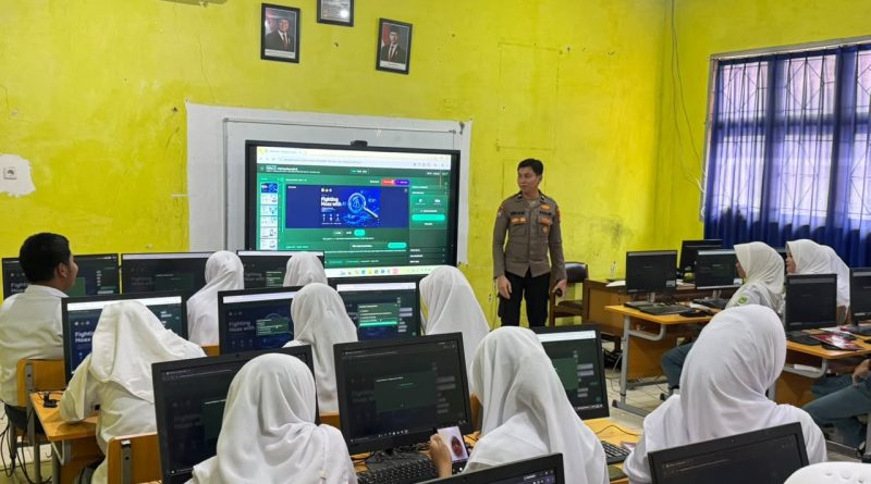 Polres Luwu Edukasi 49 Pelajar SMKN 2 Luwu, Bekali Pemahaman AI dan Kejahatan Siber