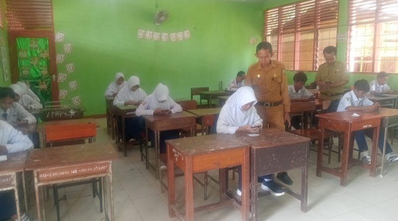 SMPN 2 Bua Mulai Inovasi Asesmen Digital, 532 Siswa Ikuti Sumatif Tengah Semester.